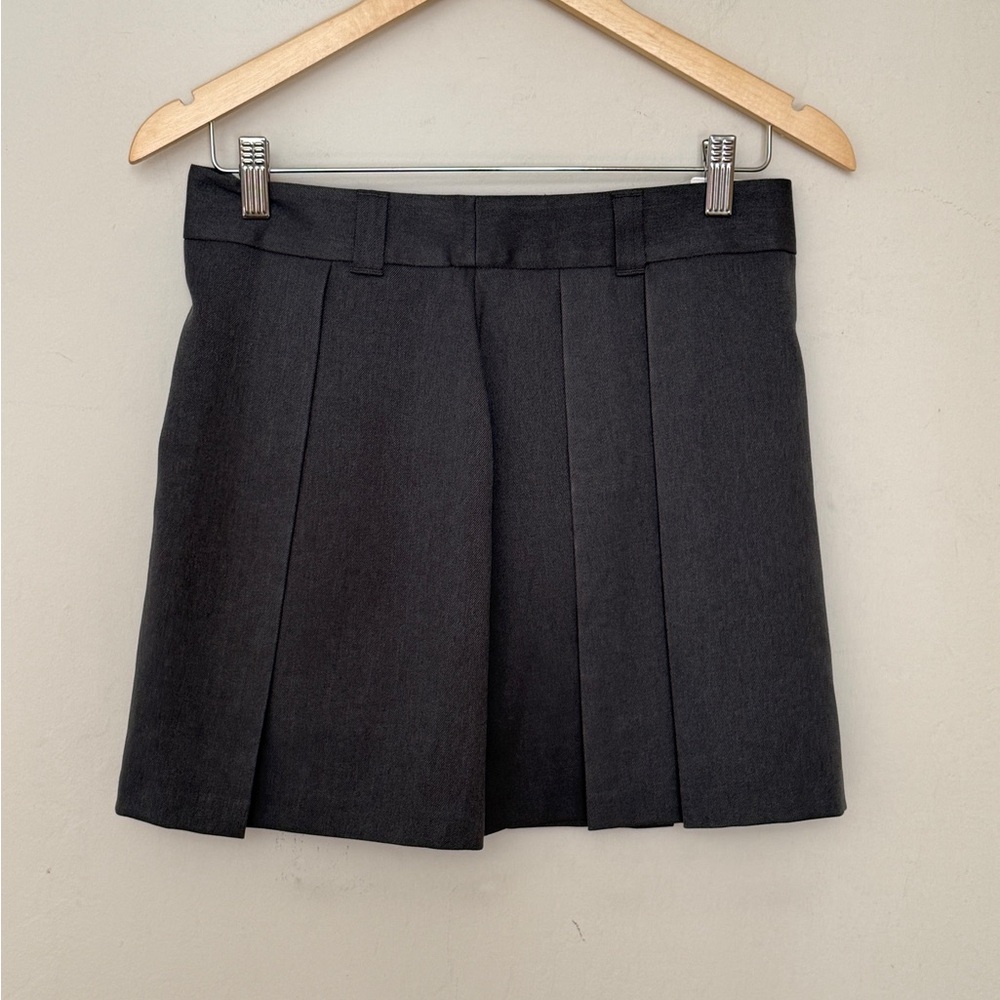 GU Gray Pleated Mini Skirt Classic Schoolcore Workwear Size Small